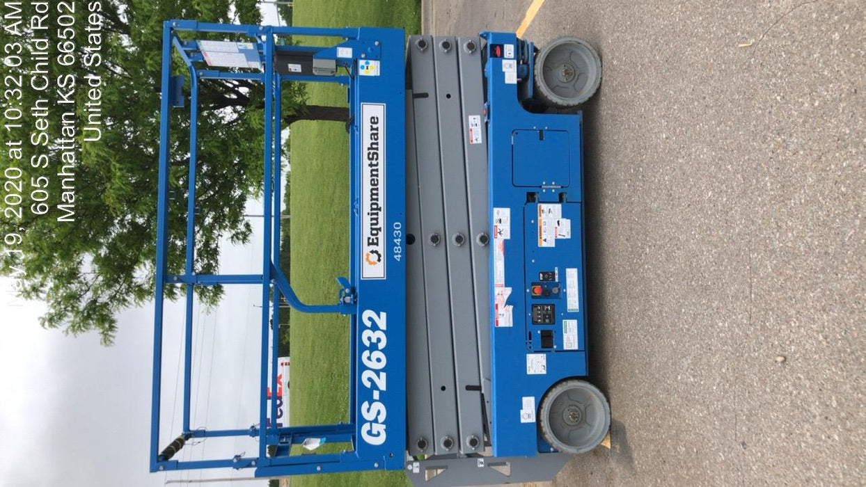 2019 Genie GS-2632 Folding rails with half height swing gate