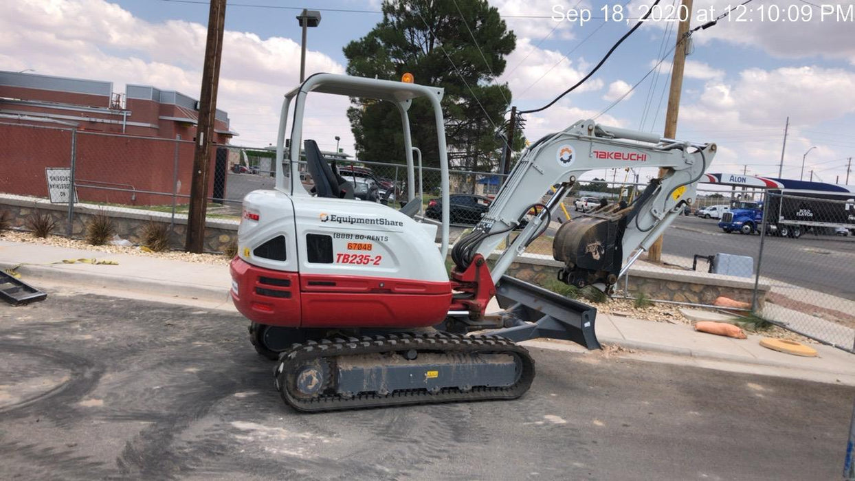 2020 TAKEUCHI TB235-2R