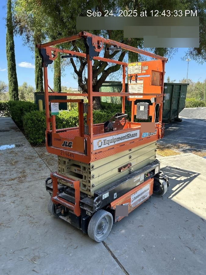 2022 JLG ES1932
