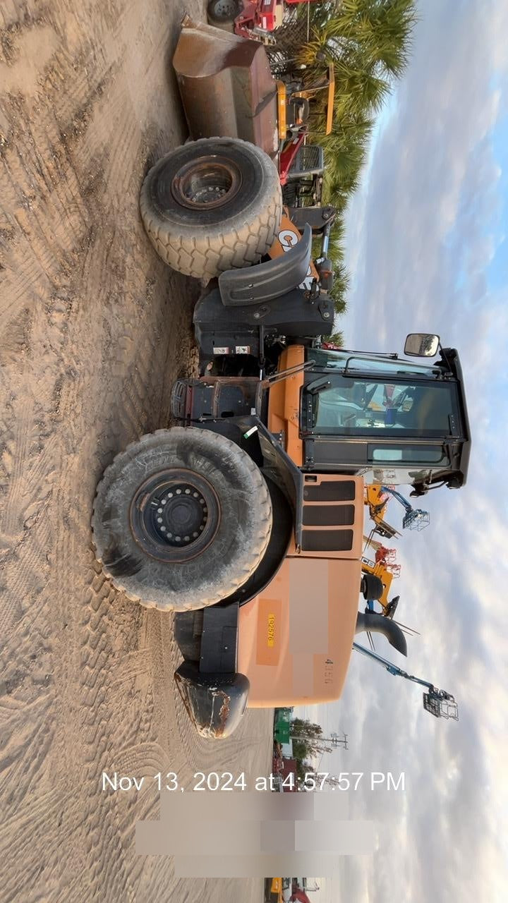 2018 Case 821G CLOSED CAB, 1 FUNCTION, JRB 418 STYLE HYD COUPLER
