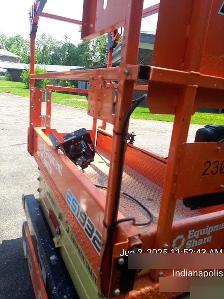 2022 JLG ES1932