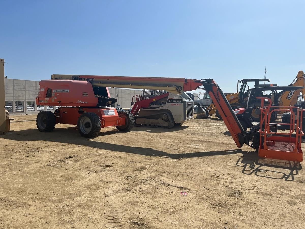2020 JLG 660SJ