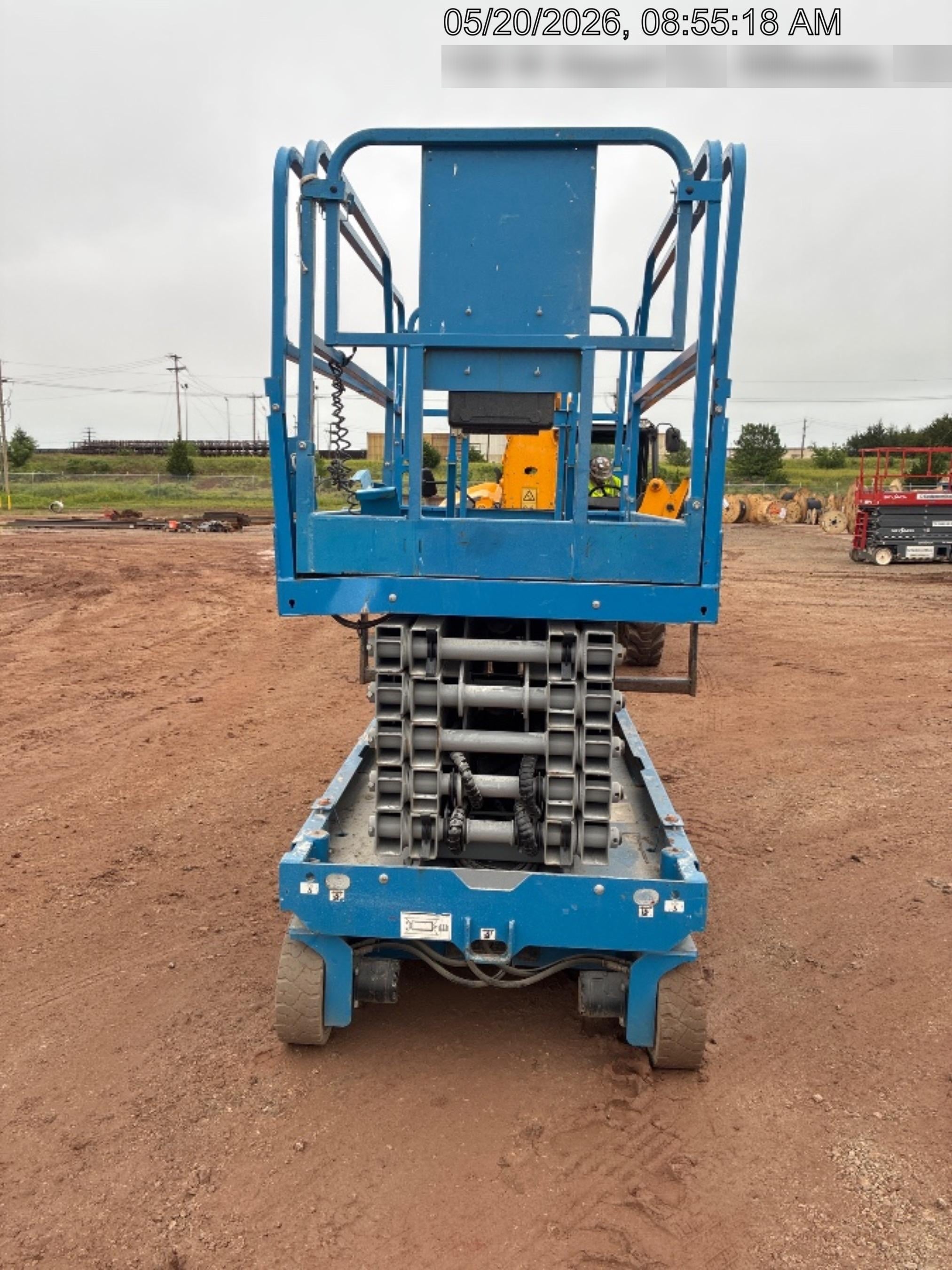 2019 Genie GS-4047 Folding rails with half height swing gate