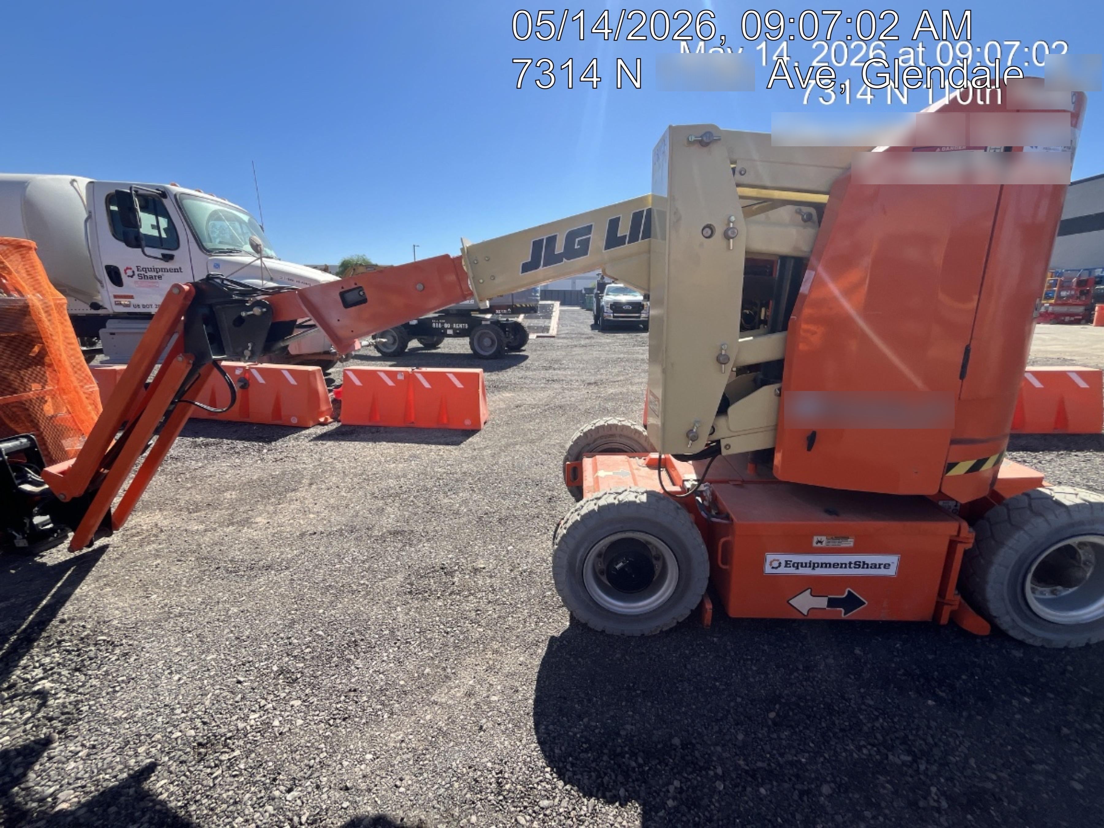 2022 JLG E300AJP