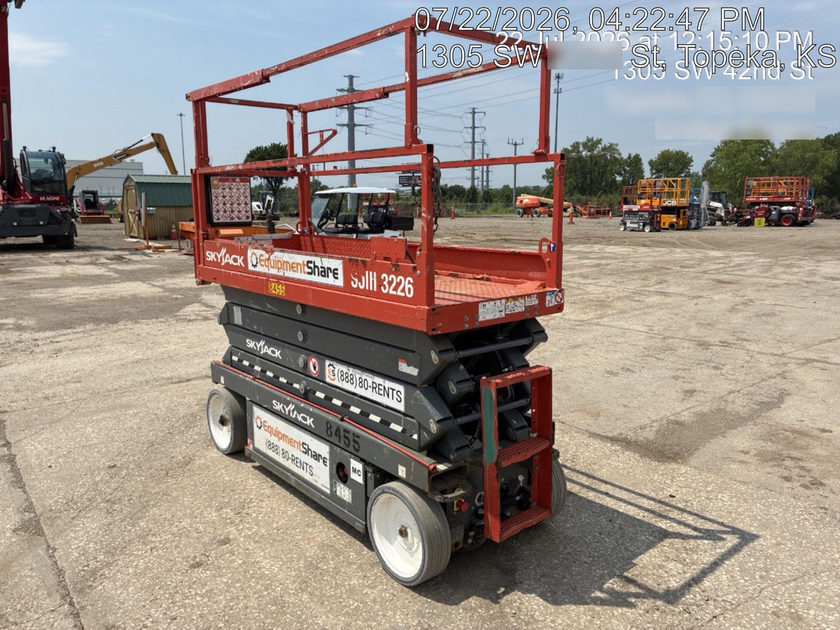 2018 Skyjack SJIII-3226 Skyjack SJIII3226 Scissor Lift w/Trojan Batteries