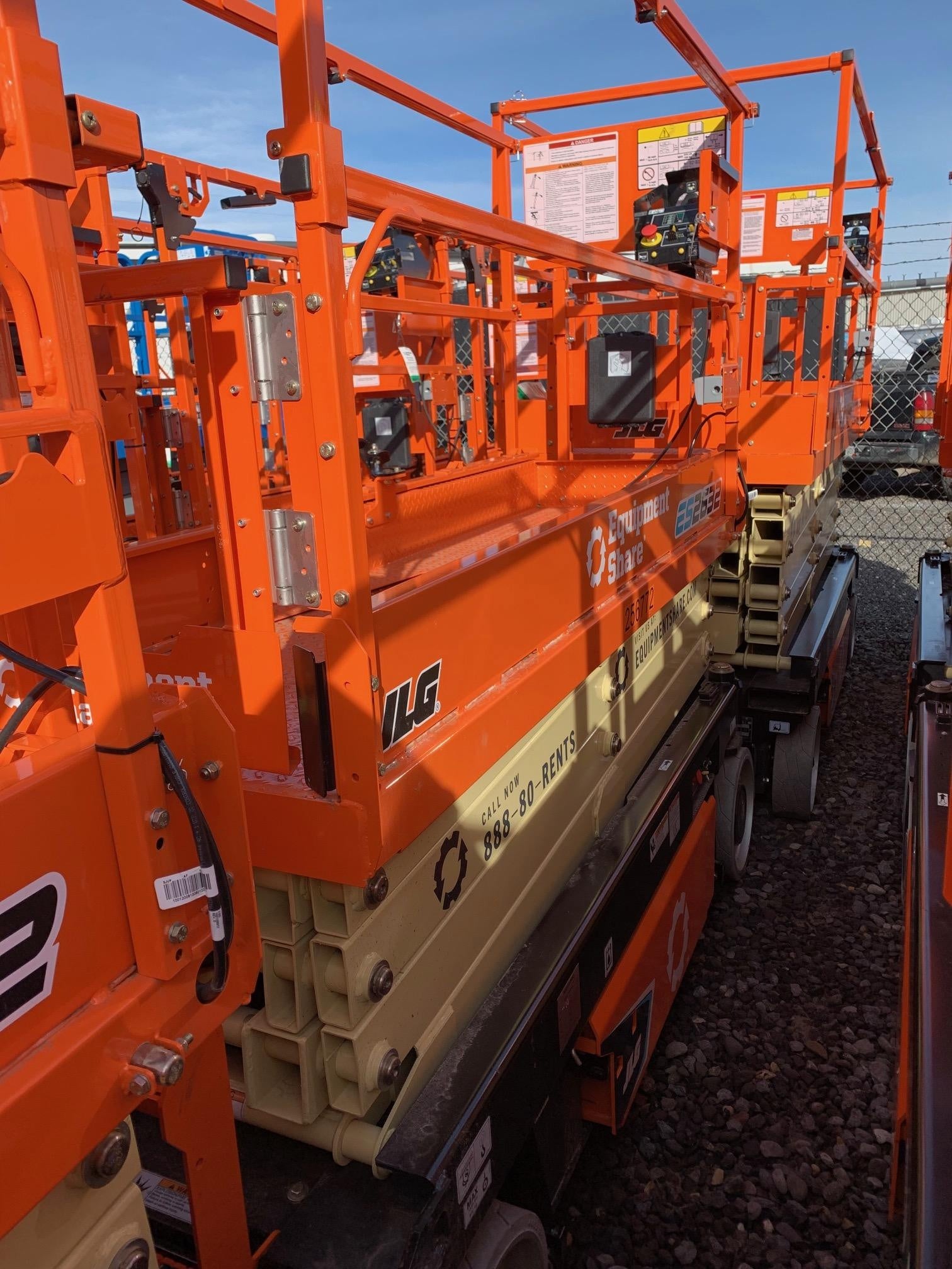 2022 JLG ES2632
