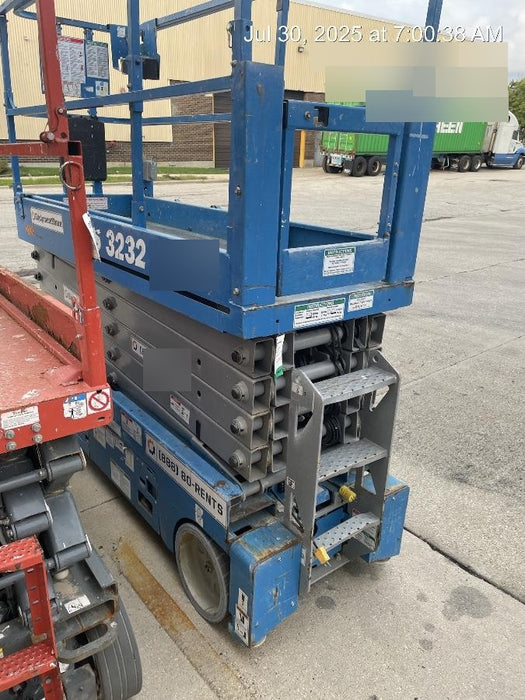 2016 Genie GS-3232 Genie GS3232 Narrow Scissor Lift