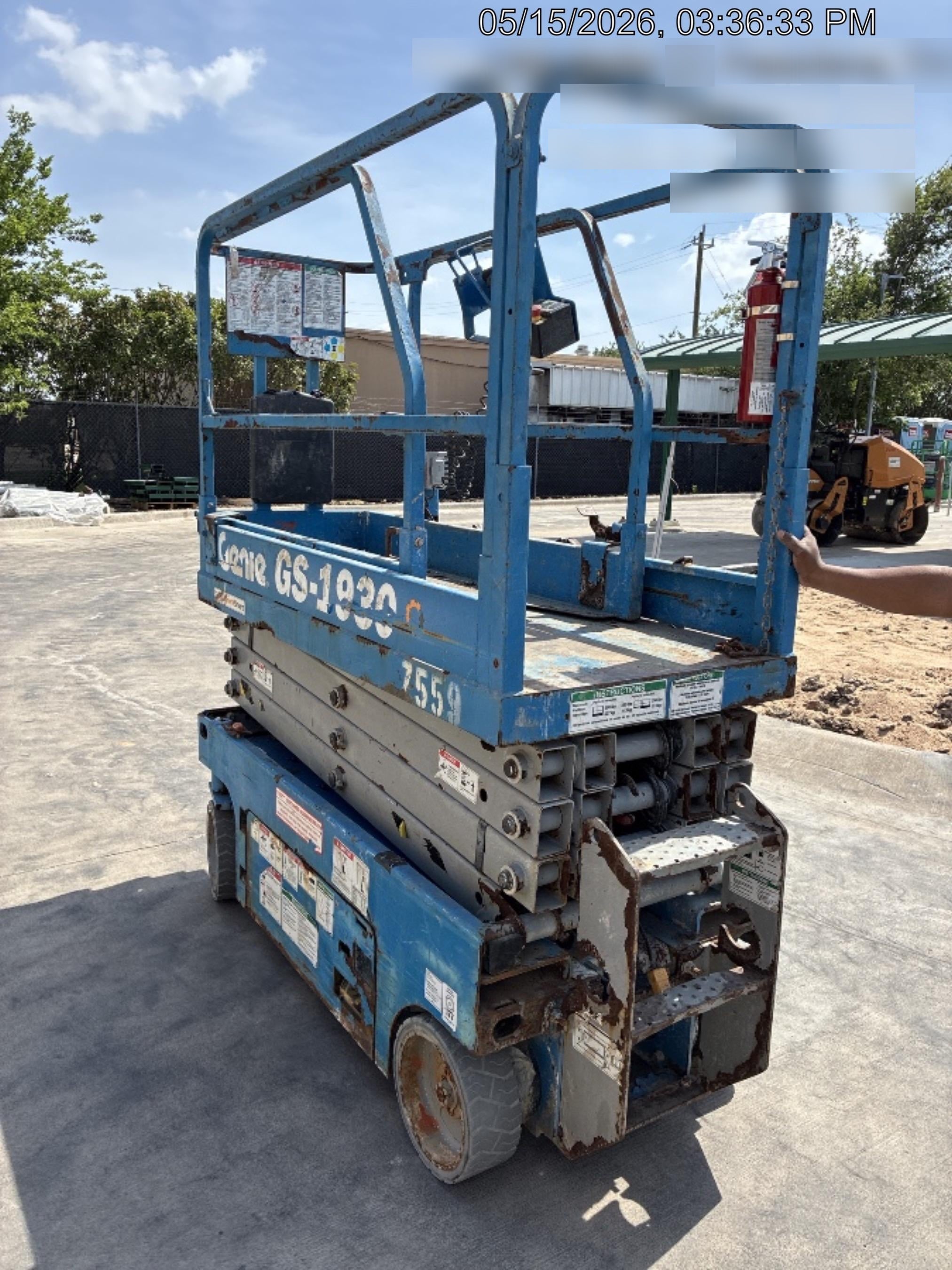 2017 Genie GS-1930 Genie GS-1930 Lift w/Fixed Rail and Chain Entry