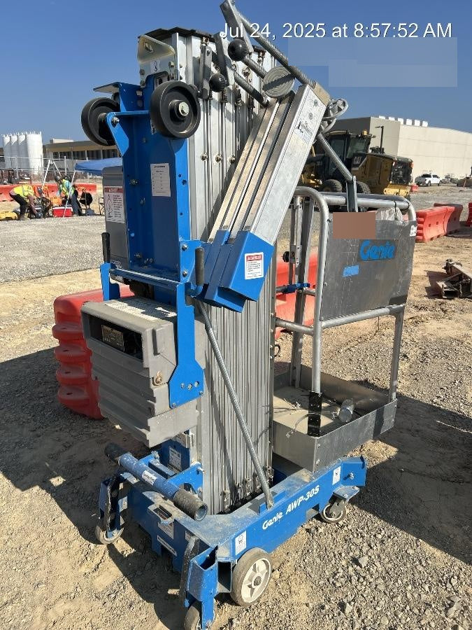 2019 GENIE AWP-30S
