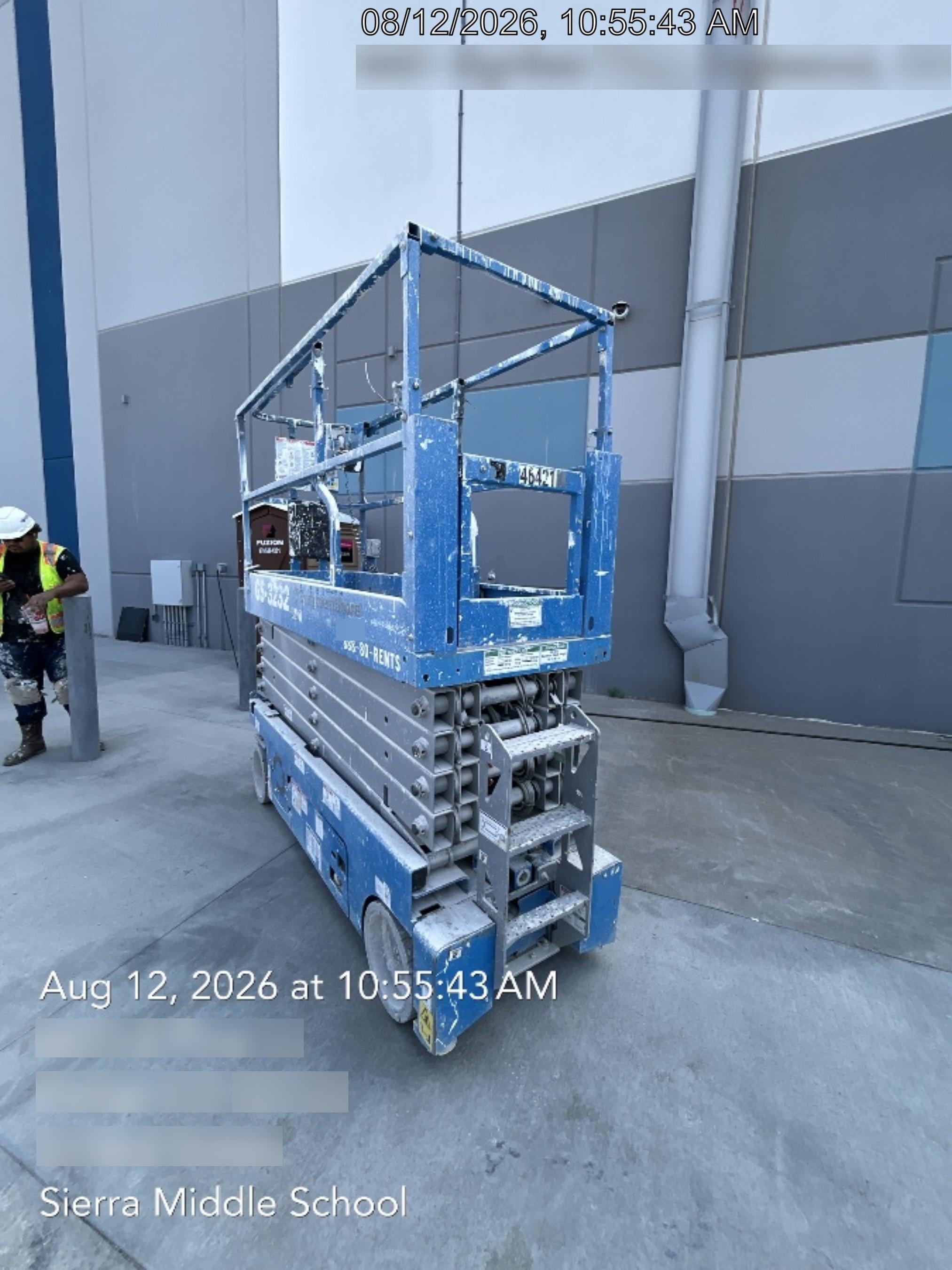 2019 Genie GS-3232 Folding rails with half height swing gate, 800 Amp Inverter