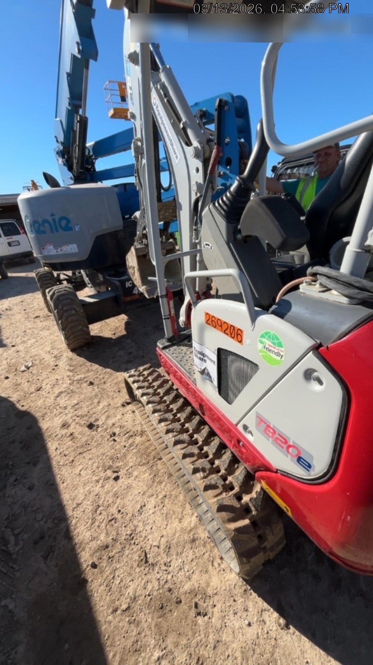 2022 TAKEUCHI TB20e