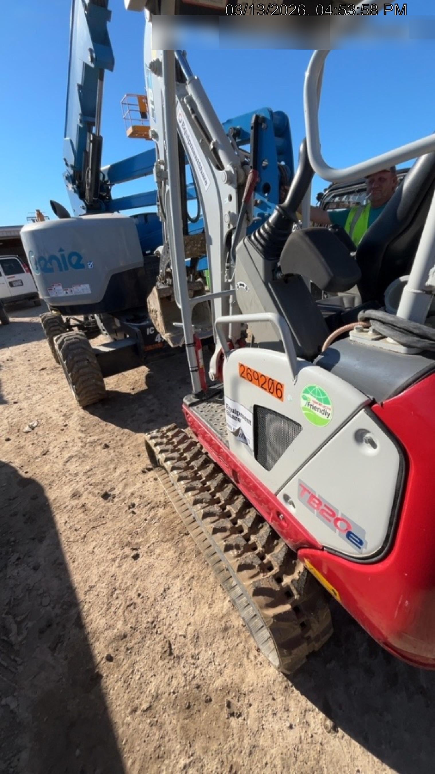 2022 TAKEUCHI TB20e
