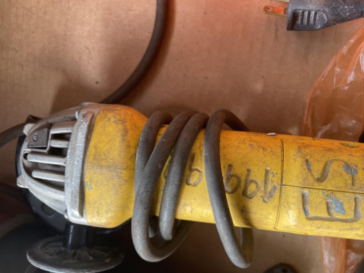 2022 DEWALT DWE402N