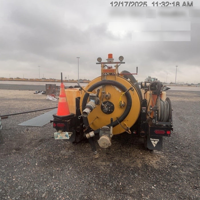 2021 VAC-TRON LP573XDT