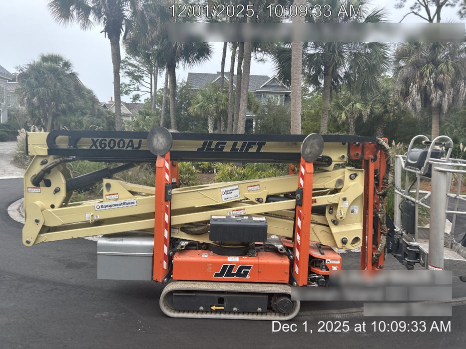2020 JLG X600AJ