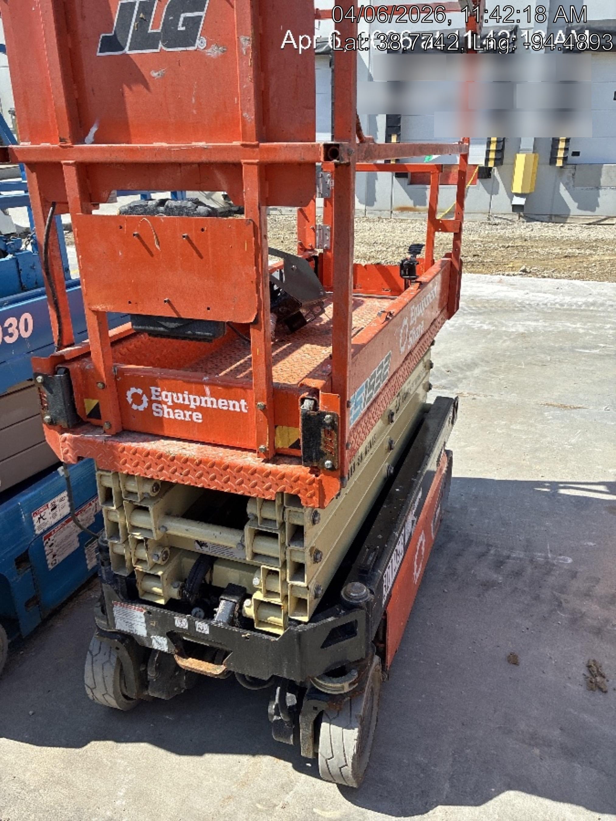 2023 JLG ES1932