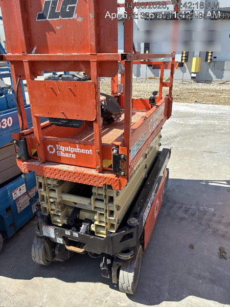 2023 JLG ES1932