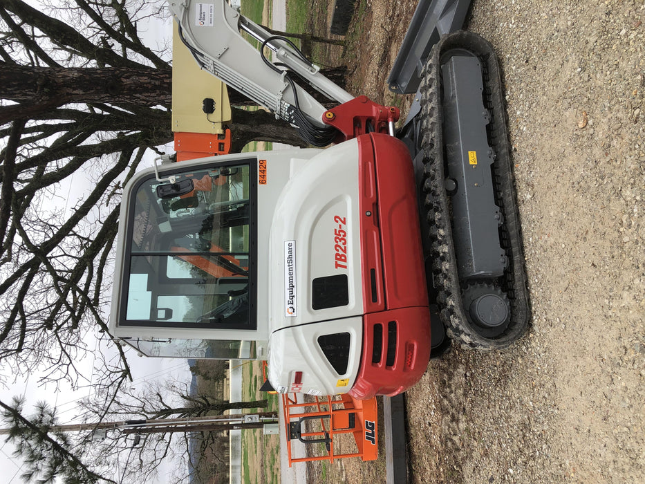 2020 TAKEUCHI TB235-2CR