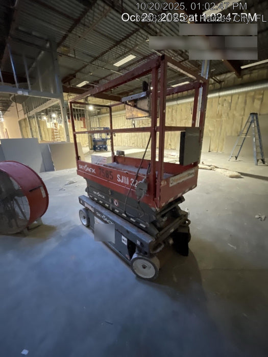 2018 Skyjack SJIII-3219 Skyjack SJIII3219 Scissor Lift w/Trojan Batteries