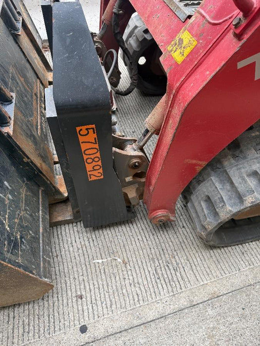 2025 ARROW MATERIAL HANDLING 24" Pallet Fork Frame