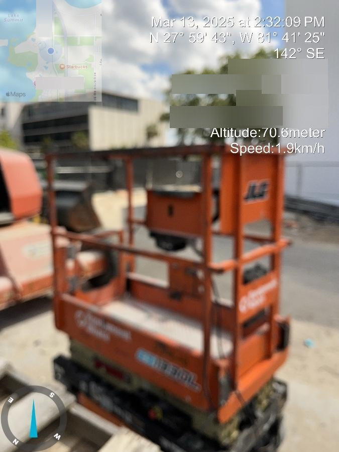 2022 JLG ES1330L