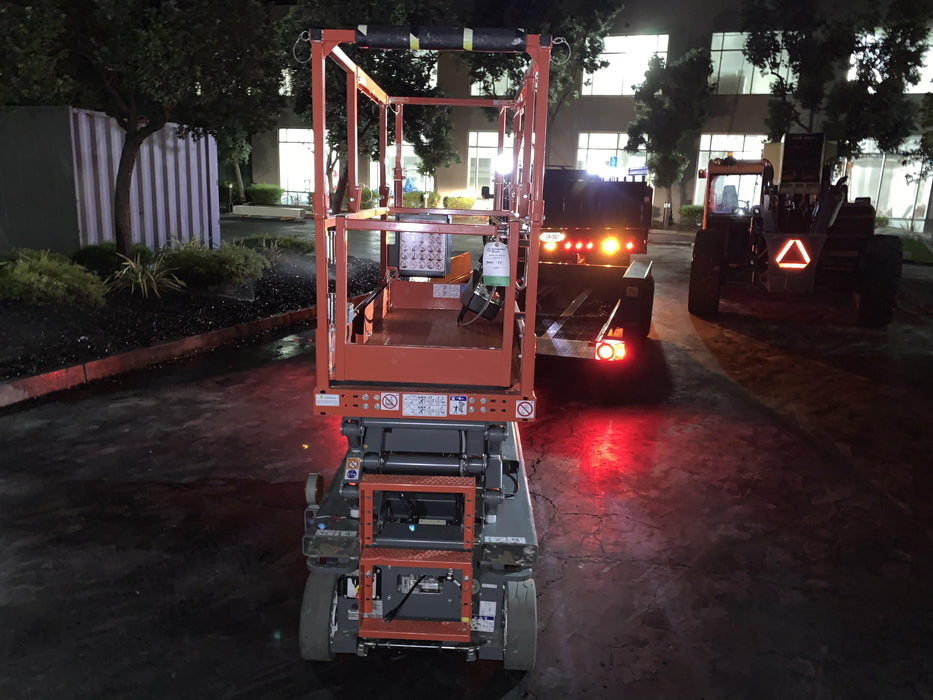 2020 Skyjack SJIII-3219 Solid NM Tires, Half height spring hinged entry gate, Dual Beacons, 800W Inverter