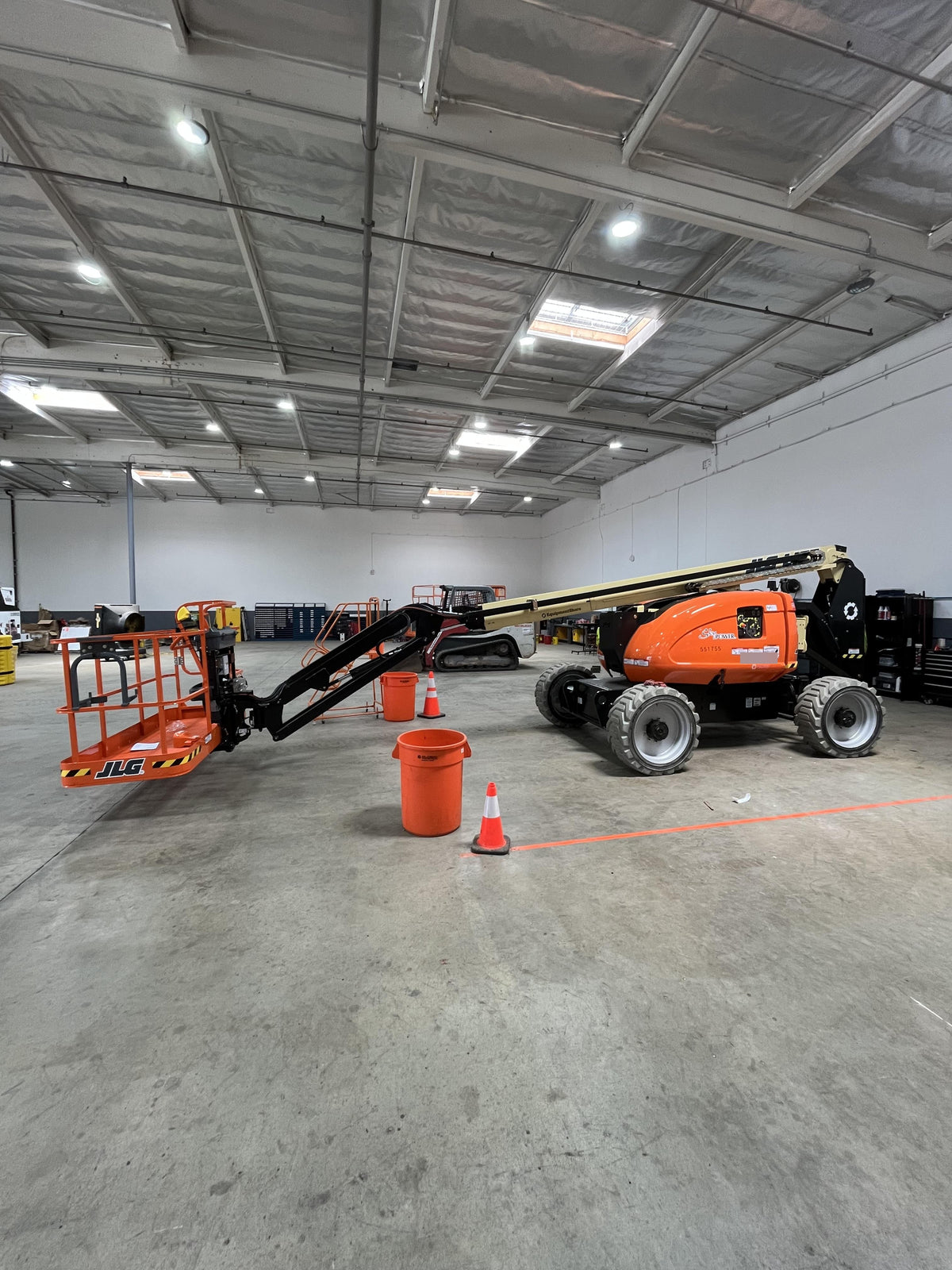 2025 JLG 600AJ