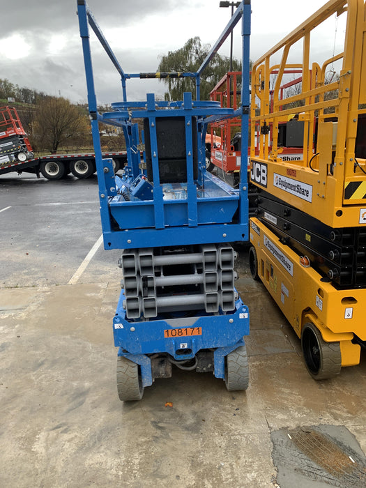 2020 Genie GS-2632 Solid NM Tires, Folding Rails with Half-Height Swing Gate, Beacon