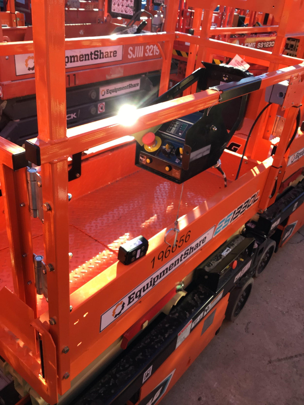 2021 JLG ES1330L