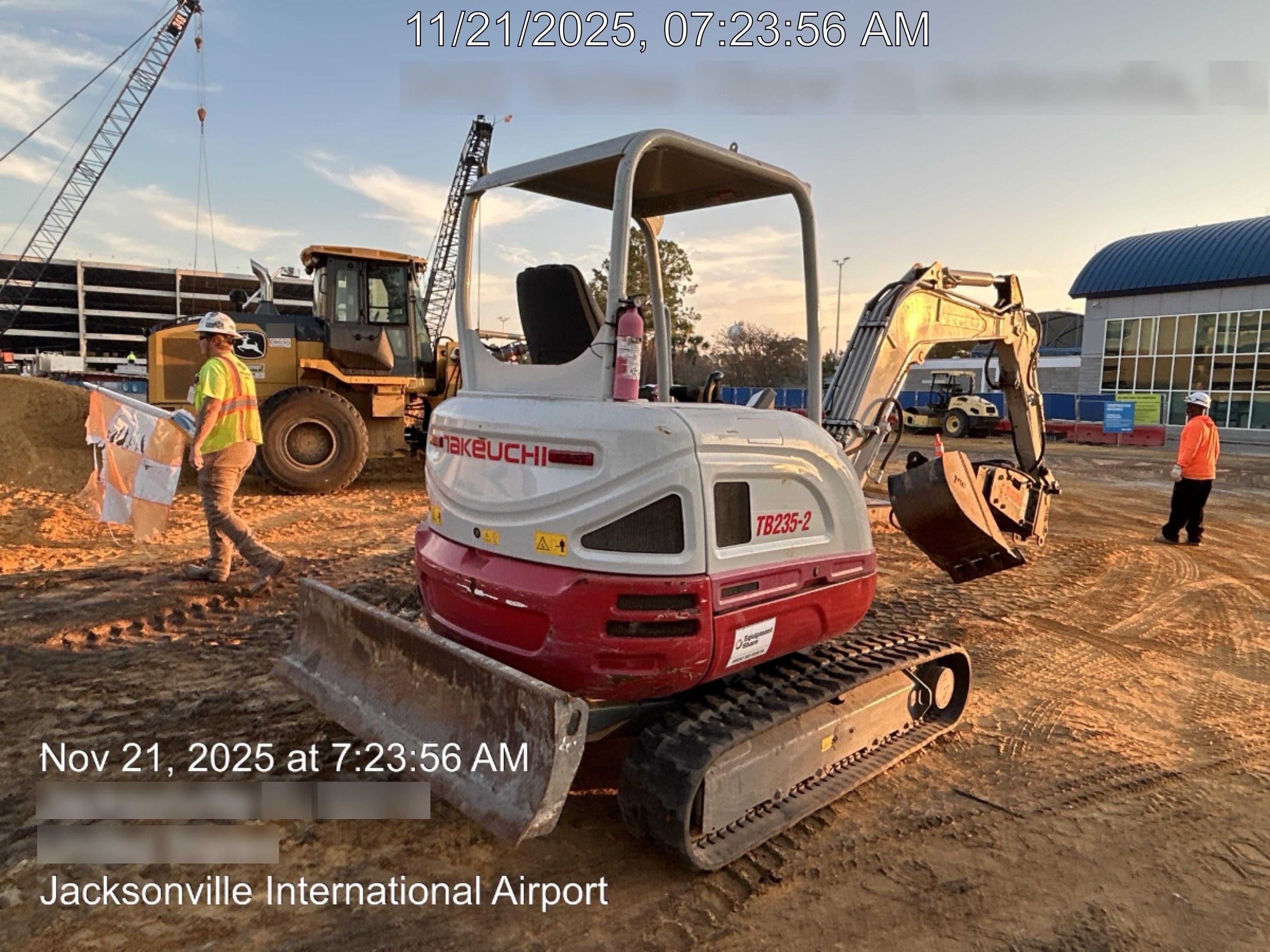 2022 TAKEUCHI TB235-2R