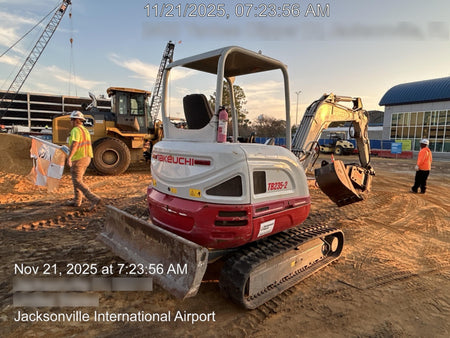 2022 TAKEUCHI TB235-2R