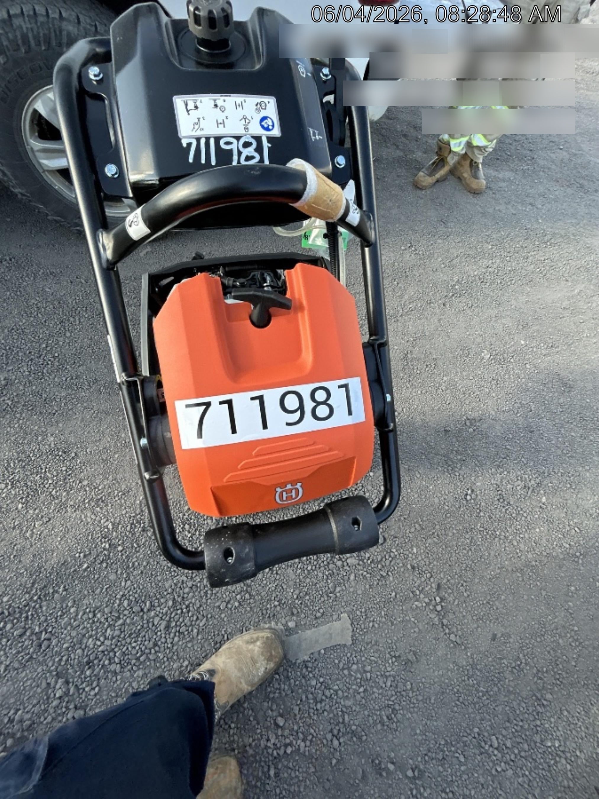 2026 HUSQVARNA LT6005