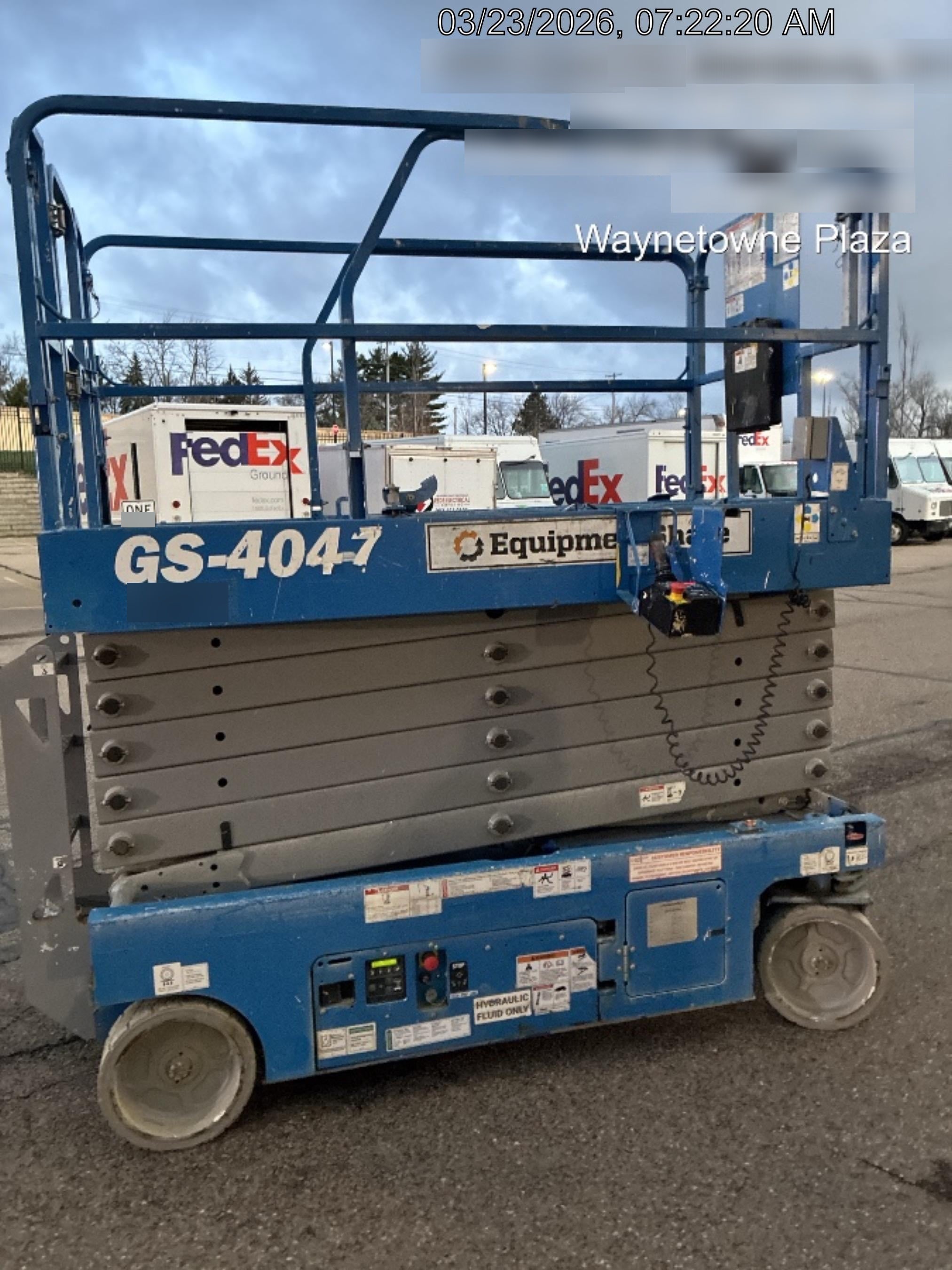2019 Genie GS-4047 Folding rails with half height swing gate