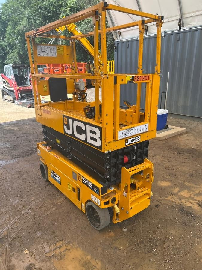 2024 JCB S1932E