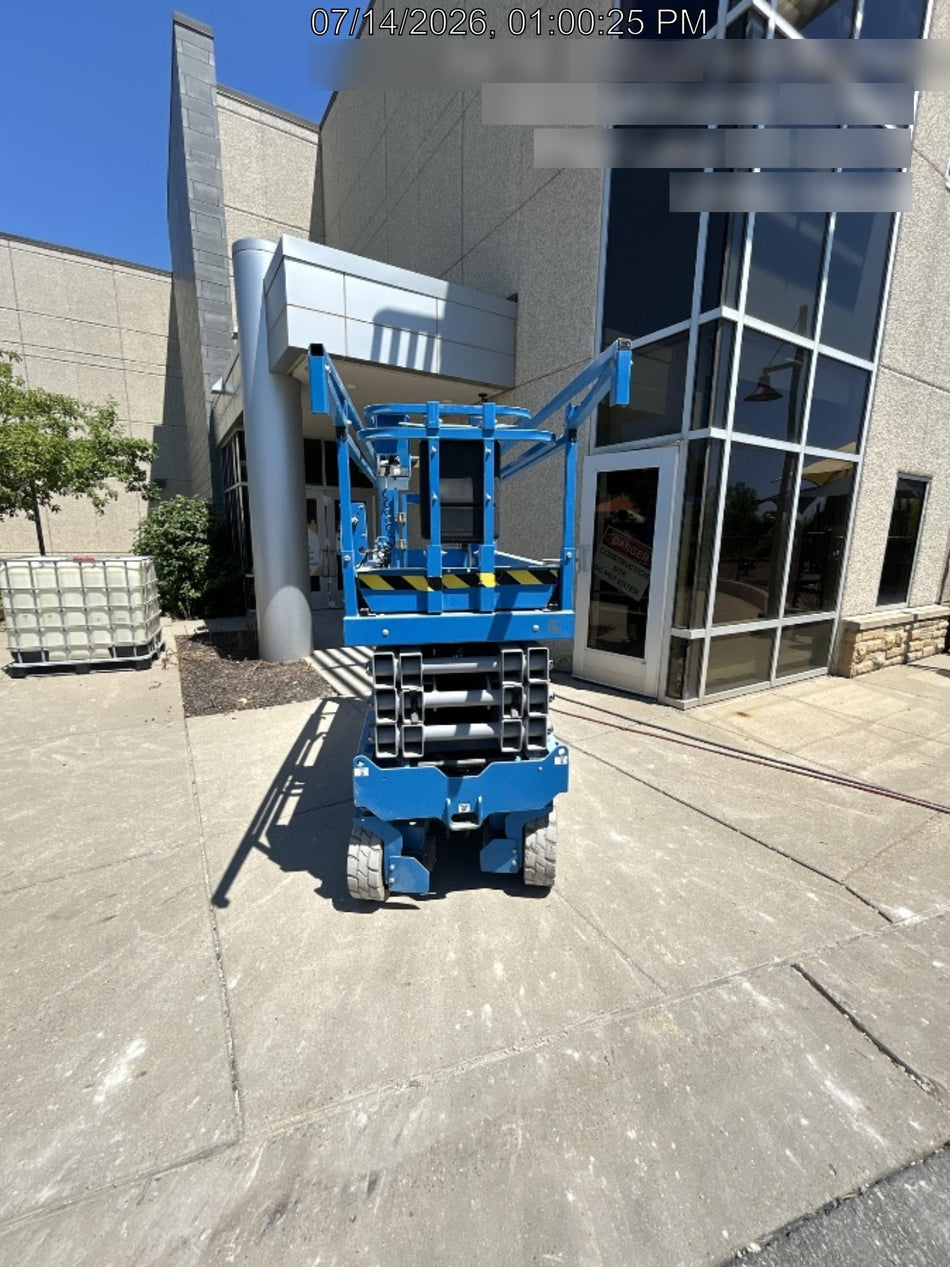 2023 GENIE GS-2632