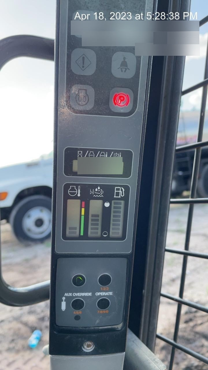 2018 CASE TV380