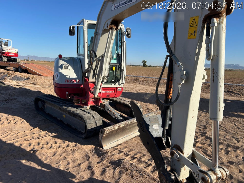2023 TAKEUCHI TB250-2CR