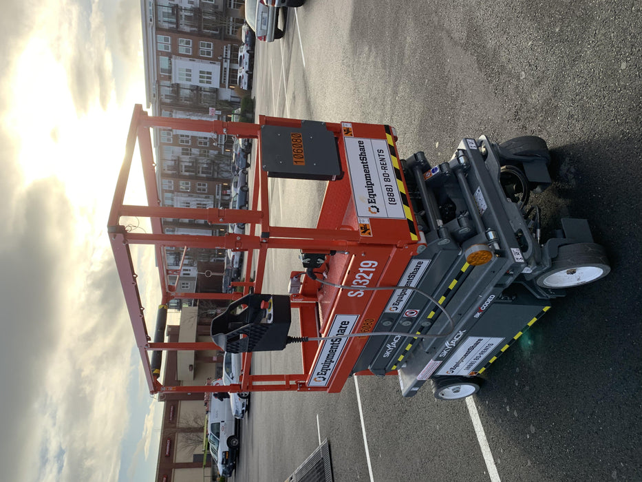 2020 Skyjack SJIII-3219 Solid NM Tires, Half height spring hinged entry gate, Dual Beacons, 800W Inverter