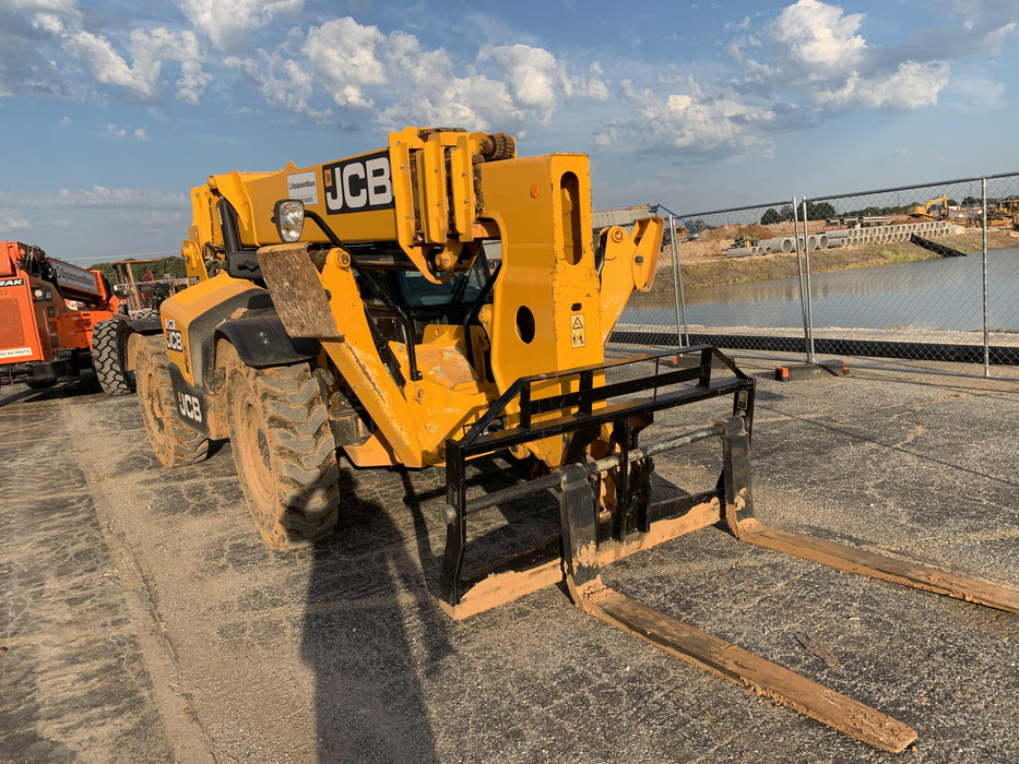 2019 JCB 512-56 Enclosed Cab, 74 HP, Solid Tires, Worklights, Beacon, Aux Hydraulics, Lifting Eye 60" Carriage/60" Forks