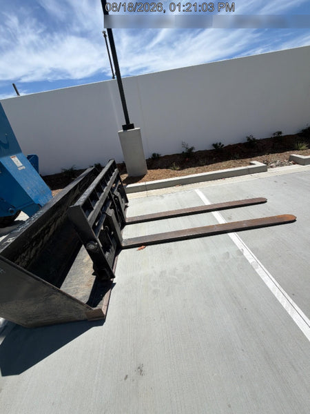 2025 JLG 1001100823