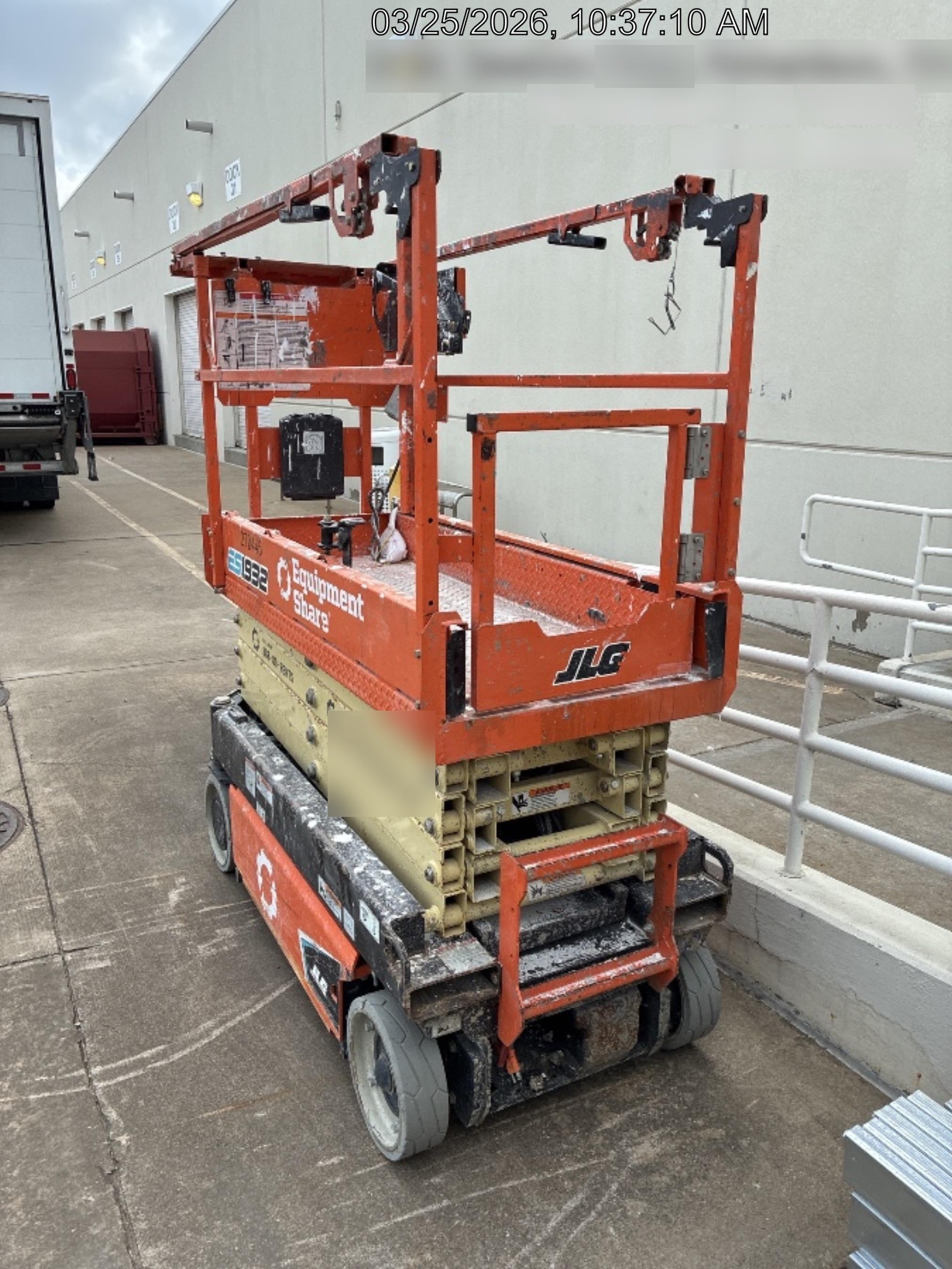 2022 JLG ES1932