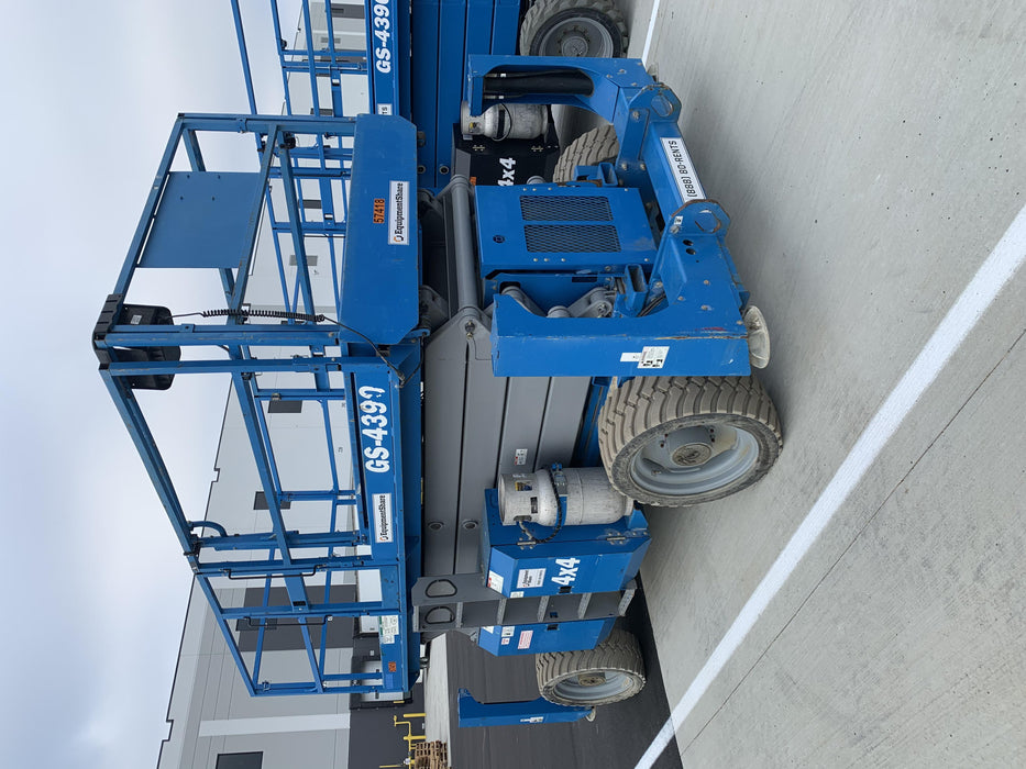 2012 GENIE GS-4390 RT