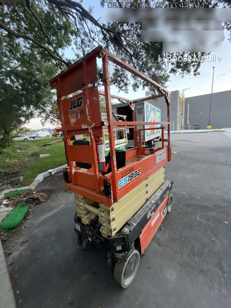 2022 JLG ES1932