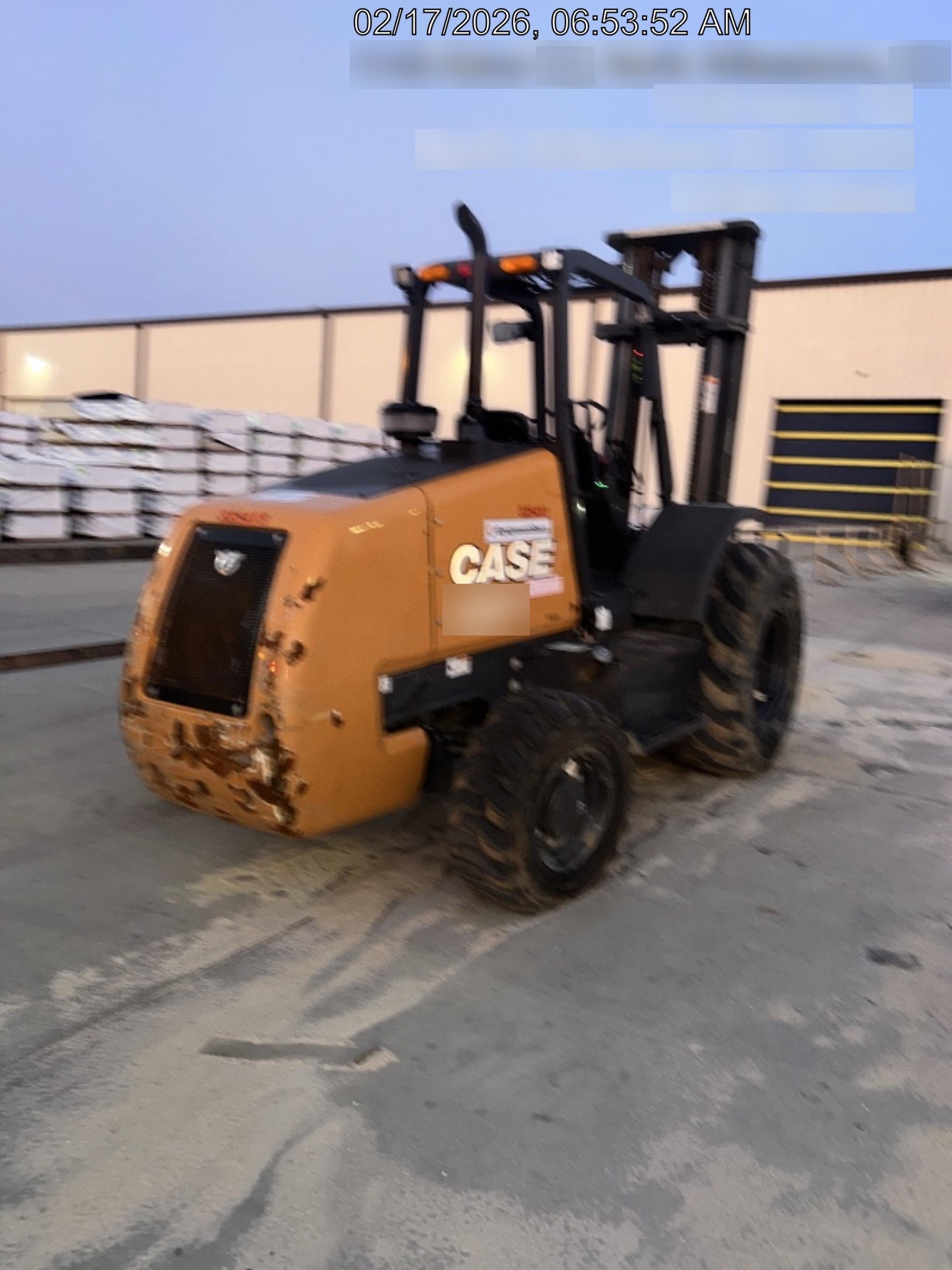 2023 CASE 588H