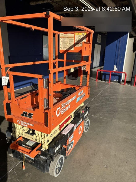 2022 JLG ES1330L