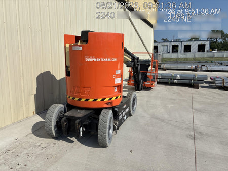 2025 JLG E300AJP