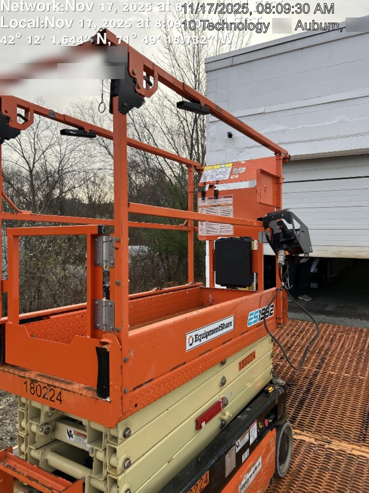 2021 JLG ES1932