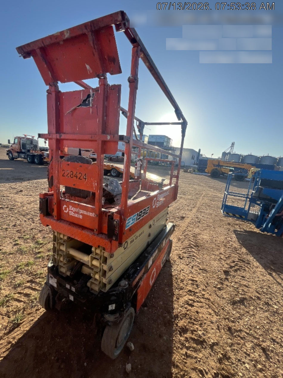 2022 JLG ES1932