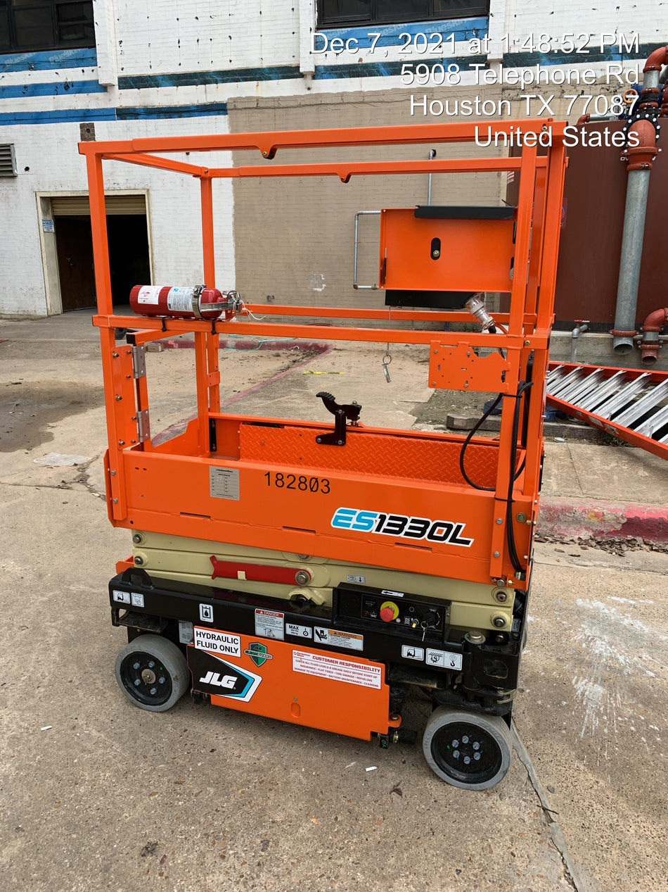 2021 JLG ES1330L