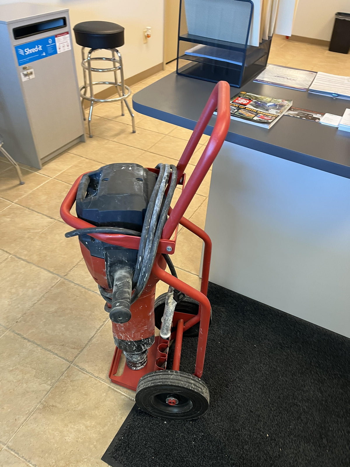 2023 HILTI TE 3000-AVR